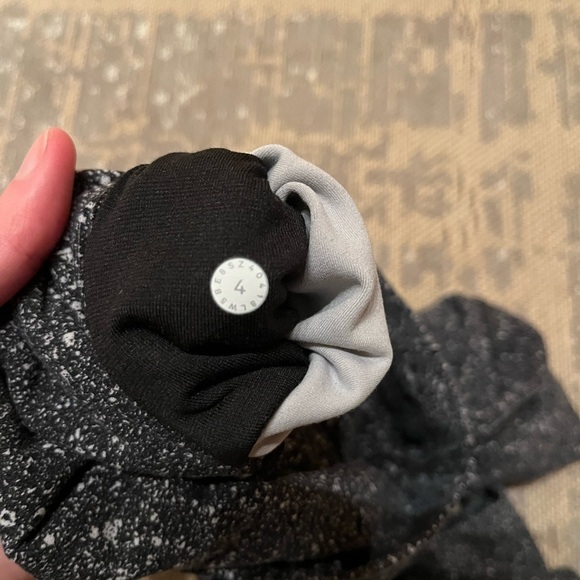 Lululemon ALIGN leggings. Size 4. Black and white speckled. Women’s - Picture 6 of 8